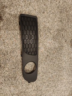 ✔️OEM 2007-2013 Volvo S80 dianteiro inferior esquerdo para-choque farol de neblina acabamento moldura 30655929 - Imagem 1 de 4