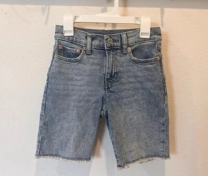 GAP Bermuda High Rise Cut Off Denim Short Medium Wash Girls Size 8 - Picture 1 of 9