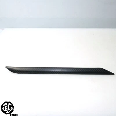 Dodge Ram TRX 1500 2022 panel de puerta delantera derecha moldura de fibra de carbono Foto 1 de 4