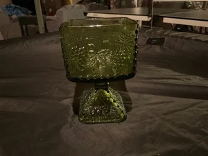 Vintage Green Square Pedestal Cup Glassware w/ Grapevine Design - 5.5” - EX - Picture 1 of 6