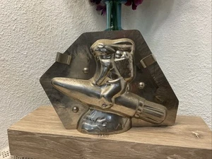 VTG MCM Rabbit Riding Rocket over Earth Chocolate Mold # 3165 Eppelsheimer - Picture 1 of 24
