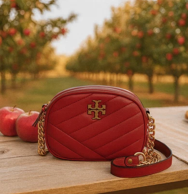 NUEVO Tory Burch Kira Chevron Manzana Cuero Rojo Pequeña Cámara/Bolso Bandolera  Foto 1 de 4