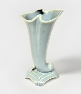 Vintage Weller 1940s Cornucopia Vase Blue Green Pastel White Wild Rose Pattern - Picture 1 of 9