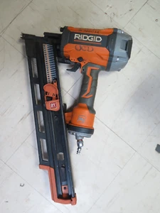 Ridgid R350RHF 3-1/2 Zoll Rundkopf Streifennagler - AUFSCHREIBEN. FUNKTIONIERT! - Bild 1 von 7