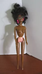 MUÑECA MATTEL BARBIE ~ 1987 AFROAMERICANA desnuda con bragas y pendientes rosas ~ Lote 62 - Imagen 1 de 5