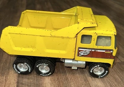 Camión de volteo GMC de colección Nylint acero prensado amarillo Foto 1 de 4