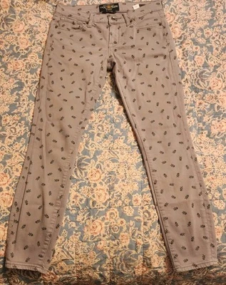 Lucky Brand Charlie Super Skinny jeans Skull print Size 2/26 Grey And Black - Image 1 of 4