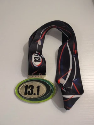 Medalla de maratón 13,1 2010 S7 Foto 1 de 3