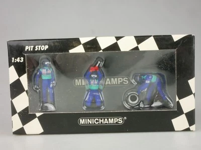 Minichamps F1 1/43 Pit Stop Sauber Petronas Front Tyre Change Set + Box 131674 - Bild 1 von 4