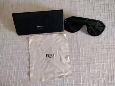 GAFAS DE SOL FENDI FFM0039/G/S 2M27Y NEGRO GRIS MUJER CON PLUMERO + ESTUCHE  Foto 1 de 4