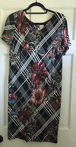 Chico's Black Multicolor Floral Shift Dress V Neck Short Cap Sleeve Size 1.5 - Picture 1 of 6