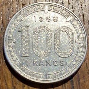 PIECE DE 100 FRANCS AFRIQUE ÉQUATORIALE 1968 (1135 ) TRANCHE ÉPAISSE. RECHERCHÉE - Picture 1 of 3