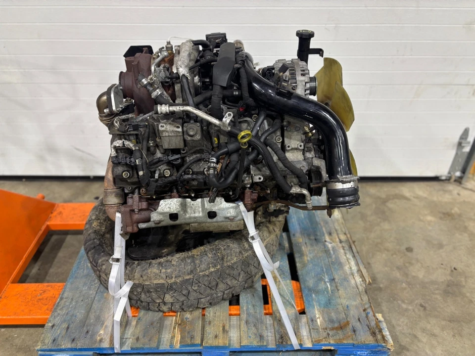 2006 07 Duramax 6.6L LBZ Complete  Chevy GMC 2500 3500 STUDDED IRON HEADS PPE - Image 1 of 4