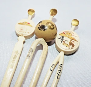 3 X ANTICHE SPILLE PER CAPELLI GIAPPONESI KANZASHI FIRMATE BASTONCINI PER CAPELLI GEISHA ORNAMENTALI - Foto 1 di 8