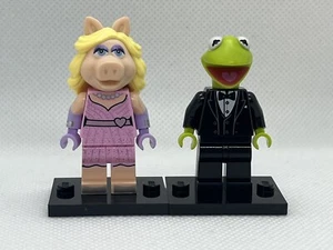 NEW LEGO Minifigures The Muppets Ms Piggy & Kermit the Frog Awards night wedding - Picture 1 of 2