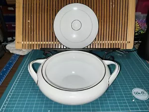 Covered Dish Fine China By Fashion Royale Vintage - Picture 1 of 10