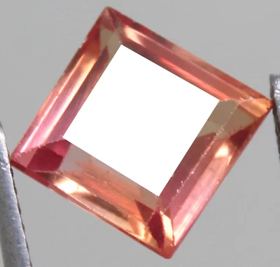 Pietra preziosa quadrata 8x8 mm zaffiro multicolore naturale certificato 3,40 ct - Immagine 1 di 4