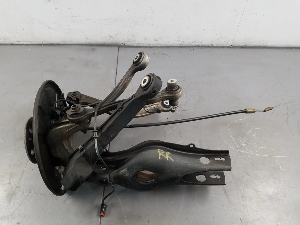 Braços de controle de junta de cubo traseiro direito Mercedes AMG CLS 63 S 2014 #4700 E2 - Imagem 1 de 4