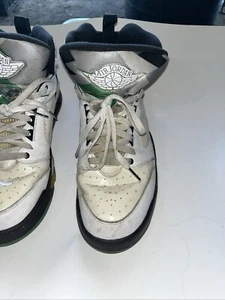 Air Jordan’s Verde Y Blanco Talla 12 EE. UU. ¿De colección? - Imagen 1 de 17