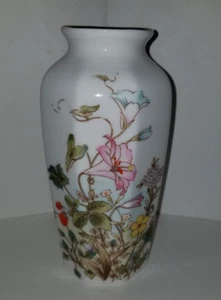 Vintage Japanese Satsuma Vase Porcelain Floral Gold Trim Marked Cream Color 6 in - Picture 1 of 8
