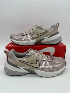 Nike V2K Run Women's Size 12 Men's Size 10.5 Beige Athletic Shoes FD0736 201 - Picture 1 of 6
