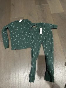 Kids Pjs Size 6 - Picture 1 of 3
