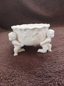 Lefton Renaissance 3 Cherubs Holding Bowl Dish Planter Grape Design Vintage - Picture 1 of 3