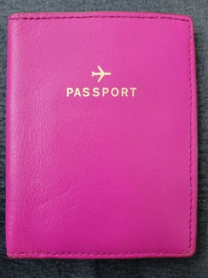 Cartera de viaje con tarjetero Olivia de cuero fósil rosa 4,5" x 5,5" Foto 1 de 4