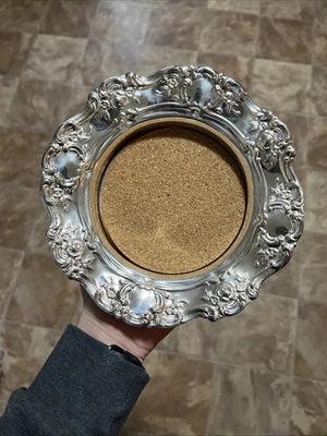 MINTY TOWLE 镀银 老大师 葡萄酒瓶 COASTER 中世纪,快速发货 — 第 1/4 张图片