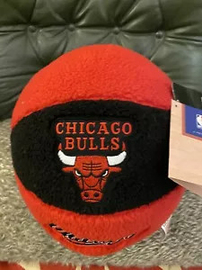 Baloncesto de peluche suave rojo y negro de los Chicago Bulls de la NBA - Imagen 1 de 8