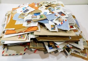 Worldwide Stamps on Piece / cover. Many Commonwealth. 100's Completely Unchecked - Picture 1 of 16