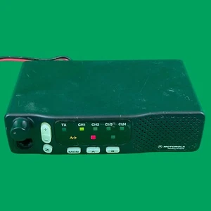 Motorola Radius M1225 / M1225 / UHF / 40W / Radio bidireccional / Analógico / 450-474MHz - Imagen 1 de 5