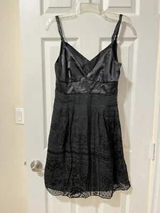 GUESS schwarz V-Ausschnitt ärmellos Satin durchsichtig Blumen Perlen Kleid Junior Größe 9 - Bild 1 von 12