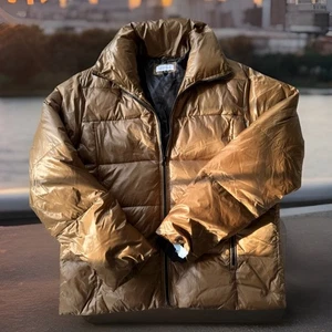 🆕Abrigo chaqueta acolchada Barney's New York✨Talla mediana✨MARRÓN✨Al por menor $395 - Imagen 1 de 6