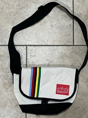 "Bolsa mensajera Manhattan Portage New York 12"" X 8"" manchas" Foto 1 de 4