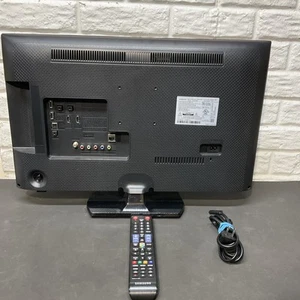 Samsung UN24H4500AF LCD Smart TV 24" Flat Screen Television HDMI with Remote - Picture 1 of 19