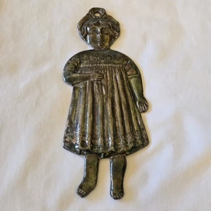 Statuina Art Girl metallo 1 ex voto ragazza per grazia ricevuta Napoli vintage lunga 7" - Foto 1 di 14
