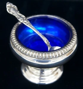 Cuchara de sal de plata esterlina Watson MEADOW ROSE con tazón de sal esterlina azul cobalto - - Imagen 1 de 7