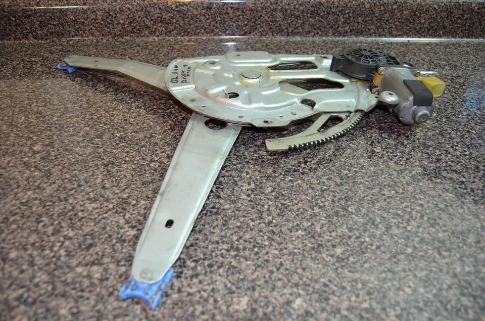 Volvo S60 2002 sin turbo conductor automático ventana delantera izquierda transmisión de vidrio 02 Foto 1 de 1