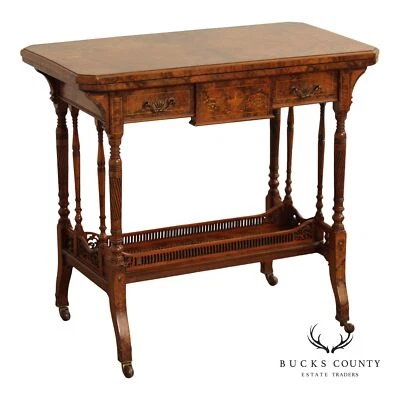 Antigua mesa de juegos inglesa con incrustaciones de nogal burl Foto 1 de 4