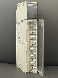 Schneider Automation TSX Quantum 140 DRA 840 00 Relay Out - Picture 1 of 3