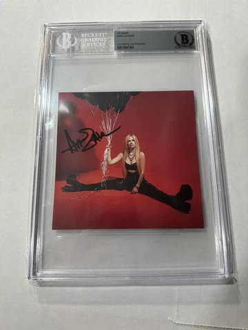 Avril Lavigne Signed CD Cover Beckett BAS 1 COA Cover
