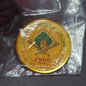 1996 Little League Hall of Excellence Commemorative Lapel Pin - Cal Ripken Jr. - Picture 1 of 3