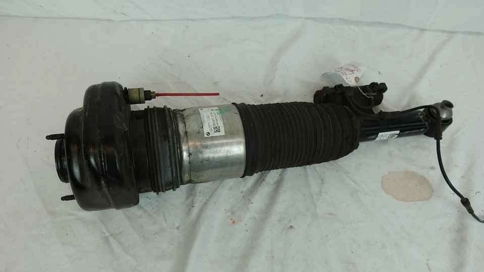 原始设备制造商 2016 - 2019 年宝马 750i G11 后左驱动空气悬浮减震器 — 第 1/4 张图片