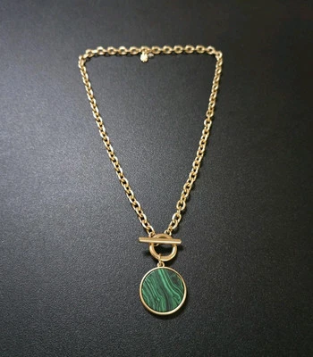 Colar pingente de gota de malaquita placa de latão marca da sorte - Imagem 1 de 4