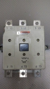 SIEMENS NEMA SIZE 4 1/2 CONTACTOR 215 AMP W/ 120V COIL MODEL CXLFO*3 - Picture 1 of 7