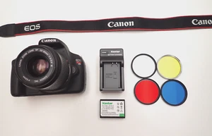 CANON T5 Rebel DSLR Camera + CANON EF 35-80mm F/4-5.6 III lens + Excellemt - Picture 1 of 22