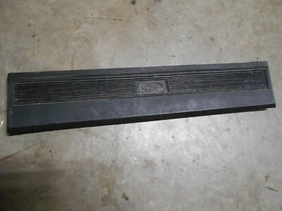 88-94 Tempo 4 Door RH Passengers Side Rear Interior Rocker Sill Trim Scuff Plate Foto 1 de 3