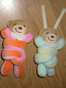 Doudou PELUCHE LOT 2 HOCHET OURS KALOO BEAR BAR ORSO BLEU VERT ORANGE BONBON - Imagen 1 de 3