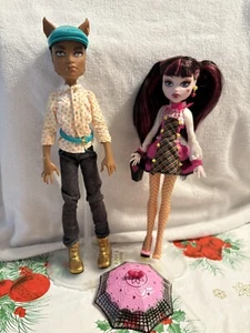 FLAWS Monster High Draculaura Clawd Wolf Forbitten Love Dolls INCOMPLETE TLC - Picture 1 of 6